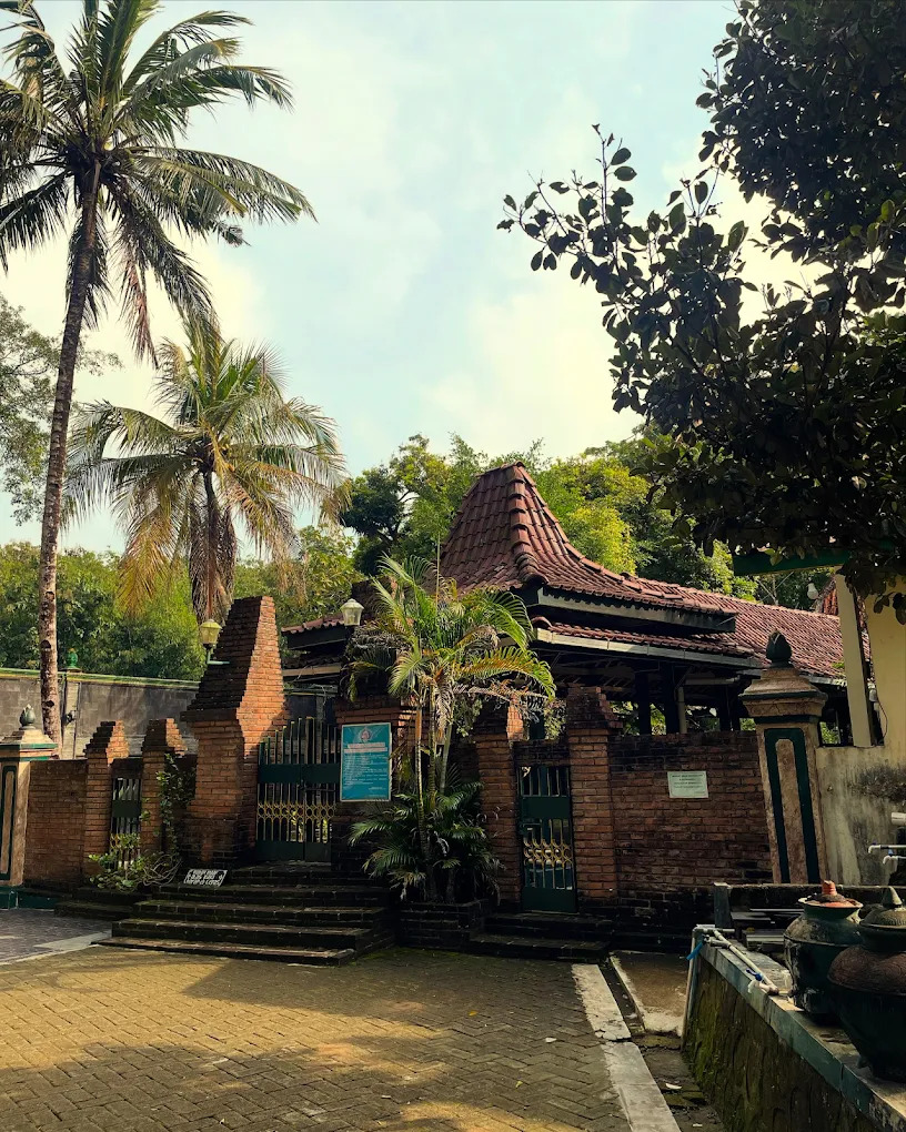 Pasarean Ki Ageng Giring III