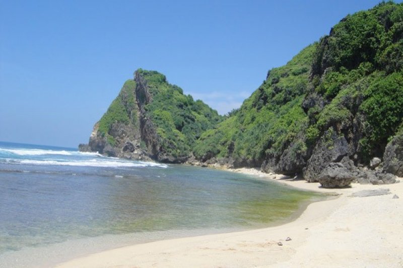 Pantai Nguyahan