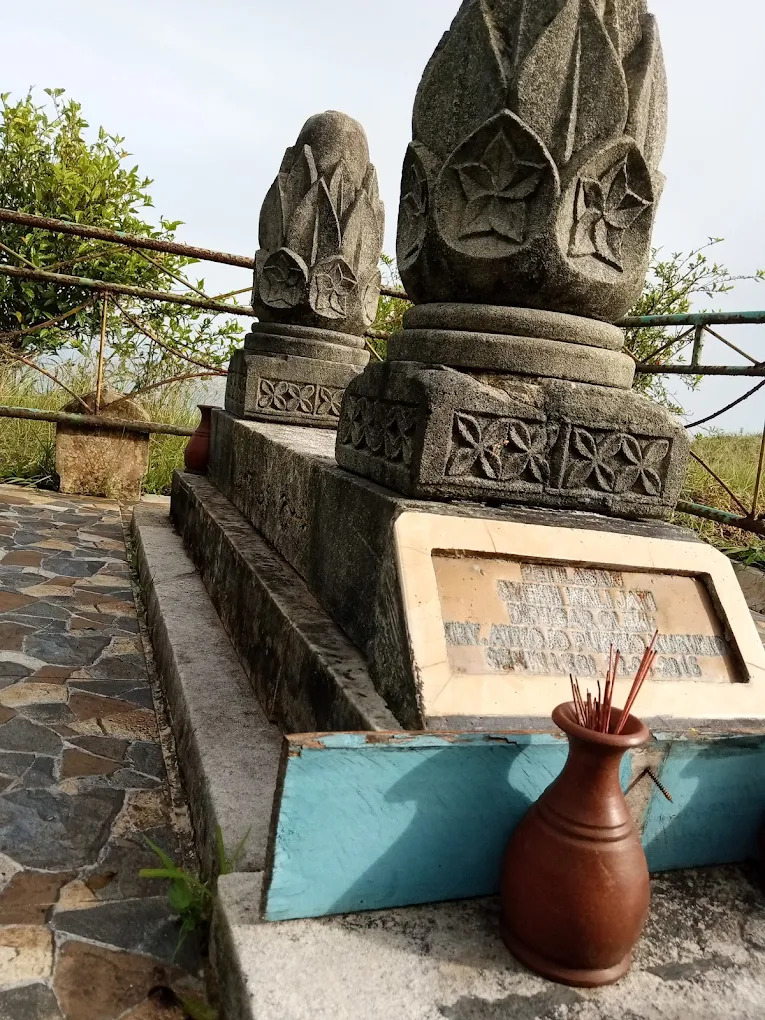 Makam Syekh Wali Jati (Embung Batara Sriten)